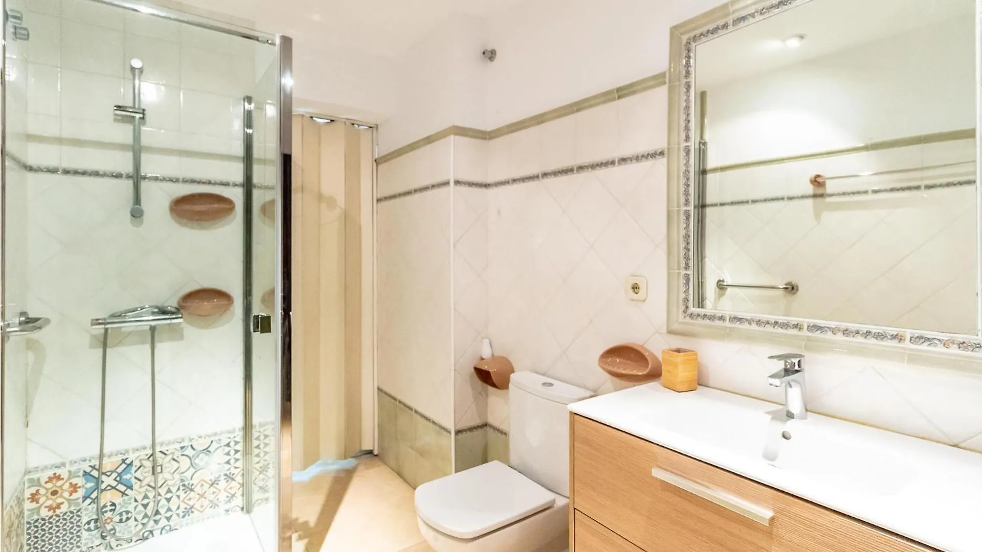 3 Bedroom Lovely Apartment In Marbella Spain