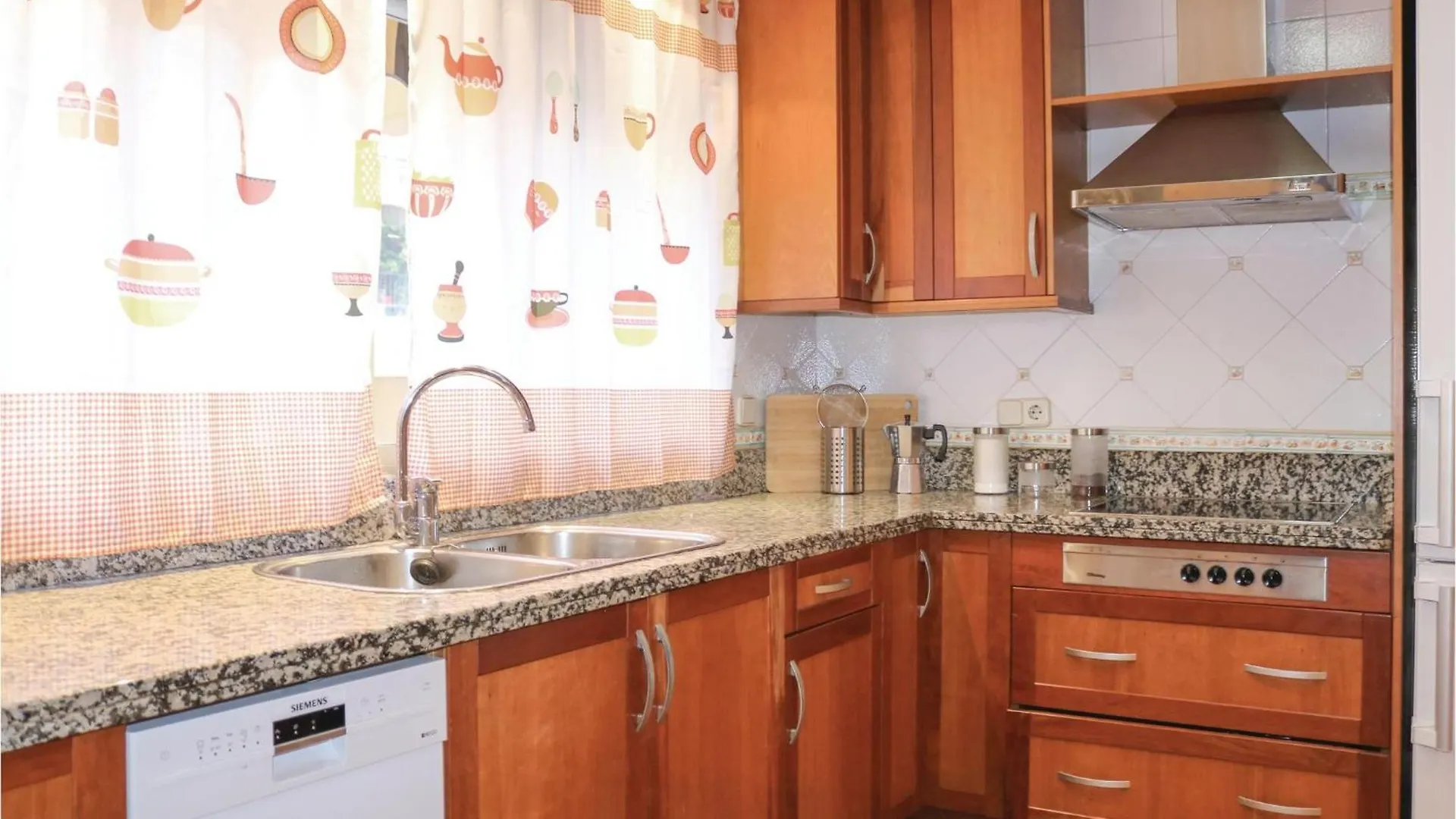 3 Bedroom Lovely Apartment In Marbella