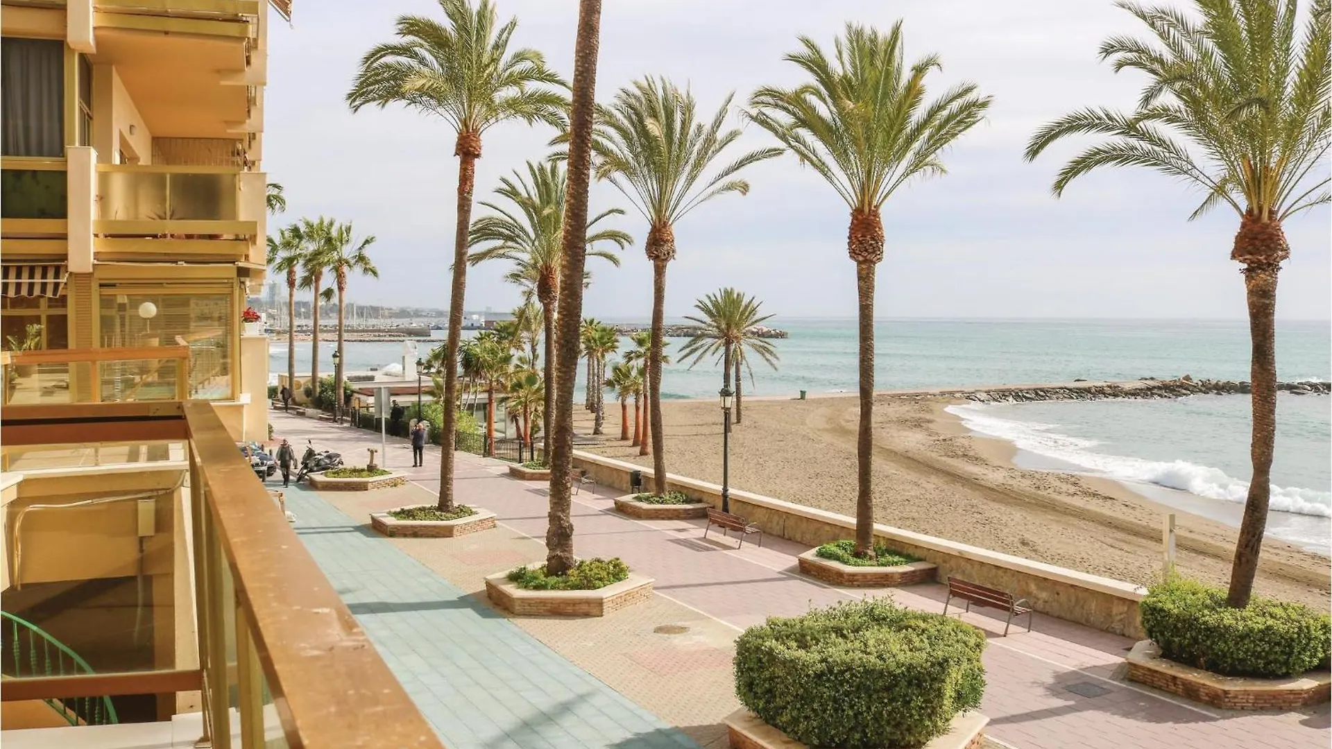 3 Bedroom Lovely Apartment In Marbella